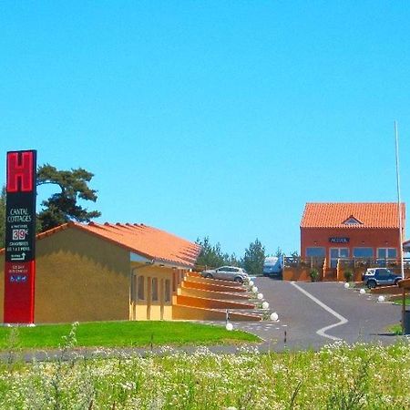 Hotel Cantal Cottages Saint-Georges  エクステリア 写真