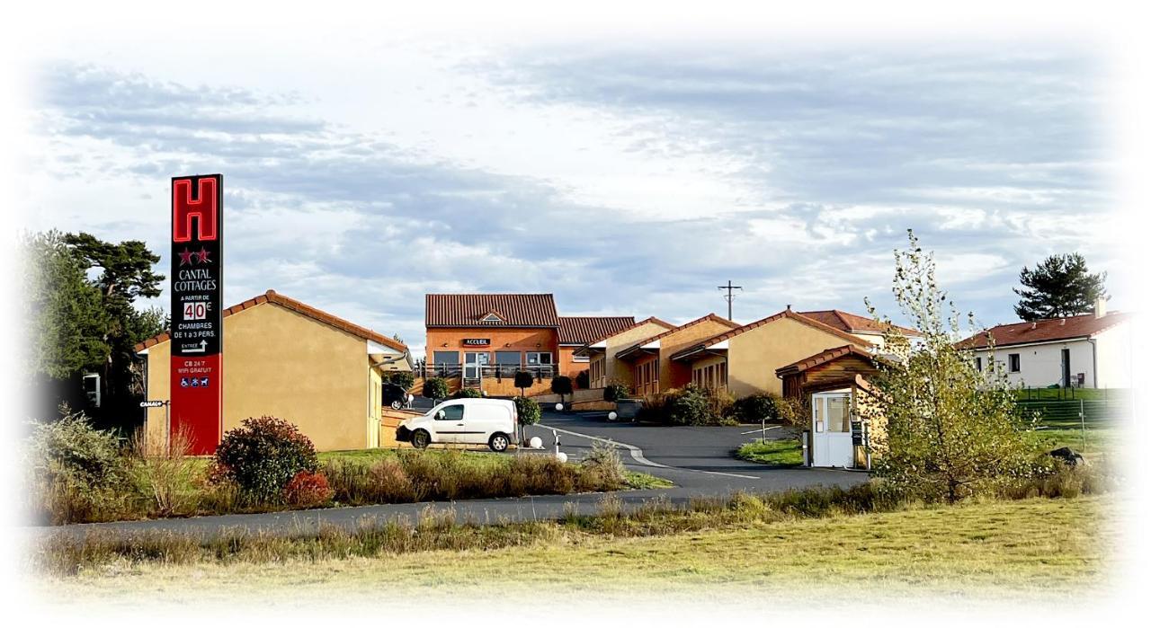 Hotel Cantal Cottages Saint-Georges  エクステリア 写真
