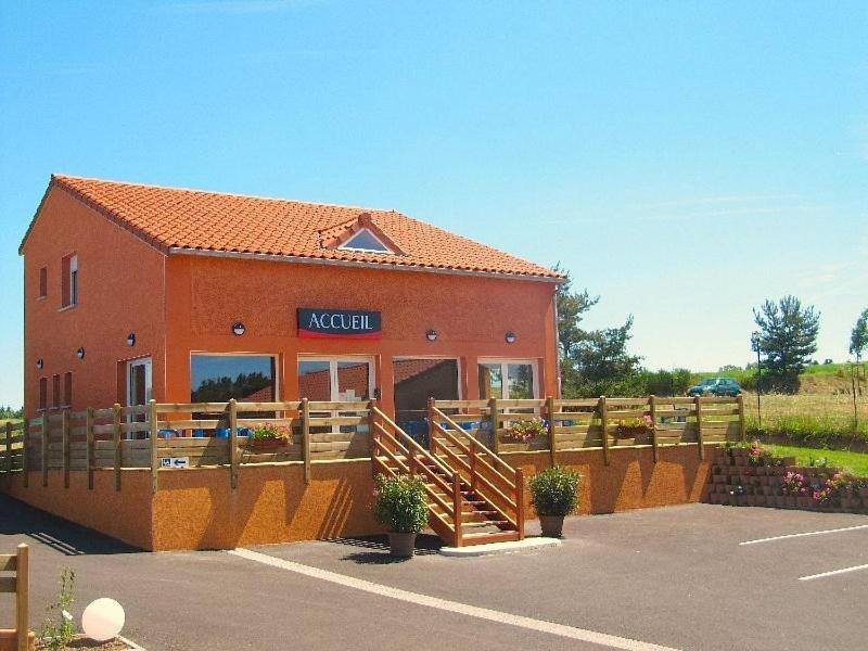 Hotel Cantal Cottages Saint-Georges  エクステリア 写真