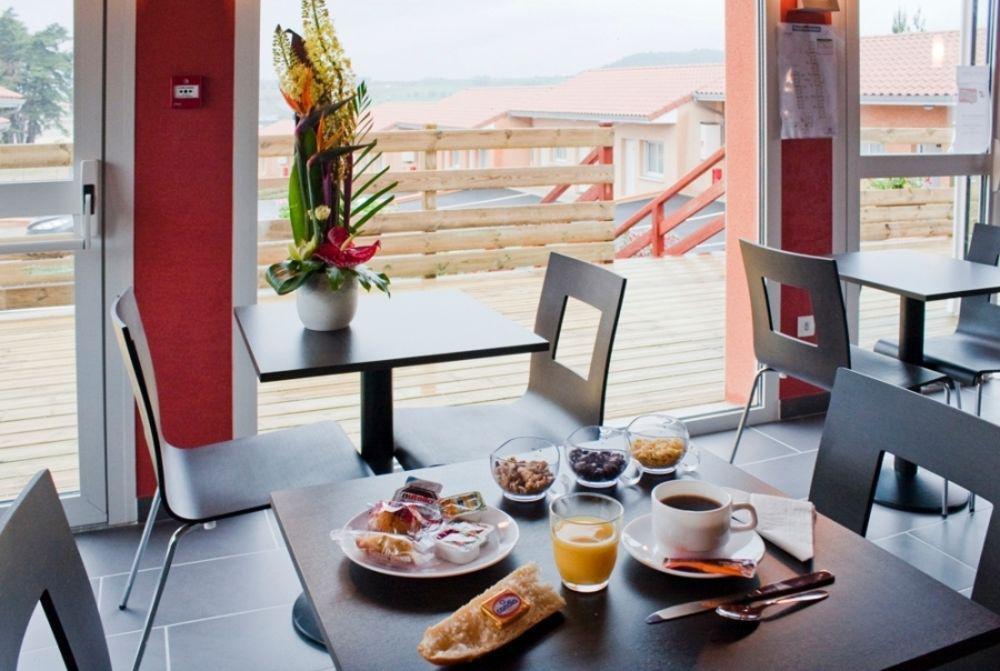 Hotel Cantal Cottages Saint-Georges  エクステリア 写真