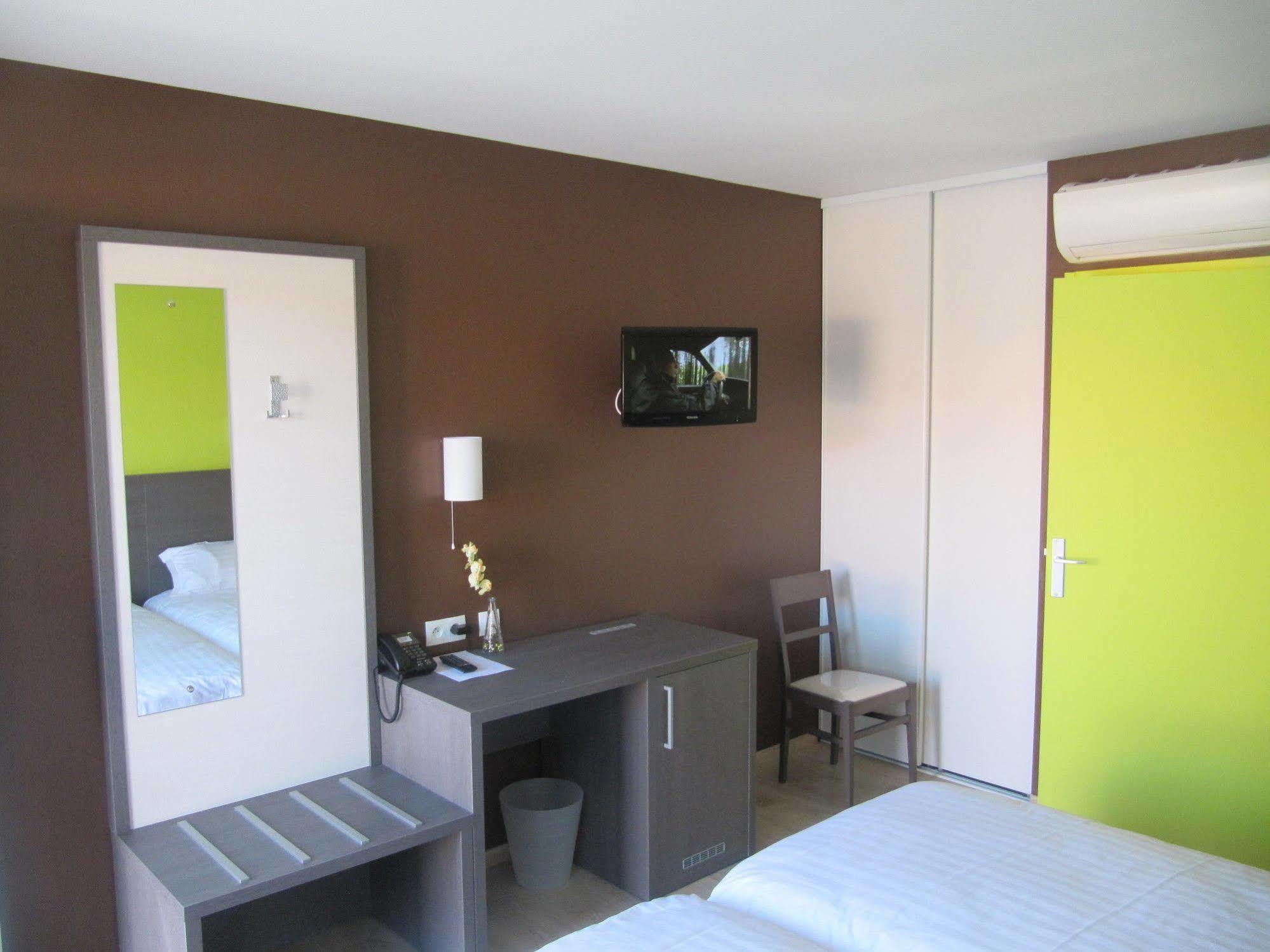 Hotel Cantal Cottages Saint-Georges  エクステリア 写真