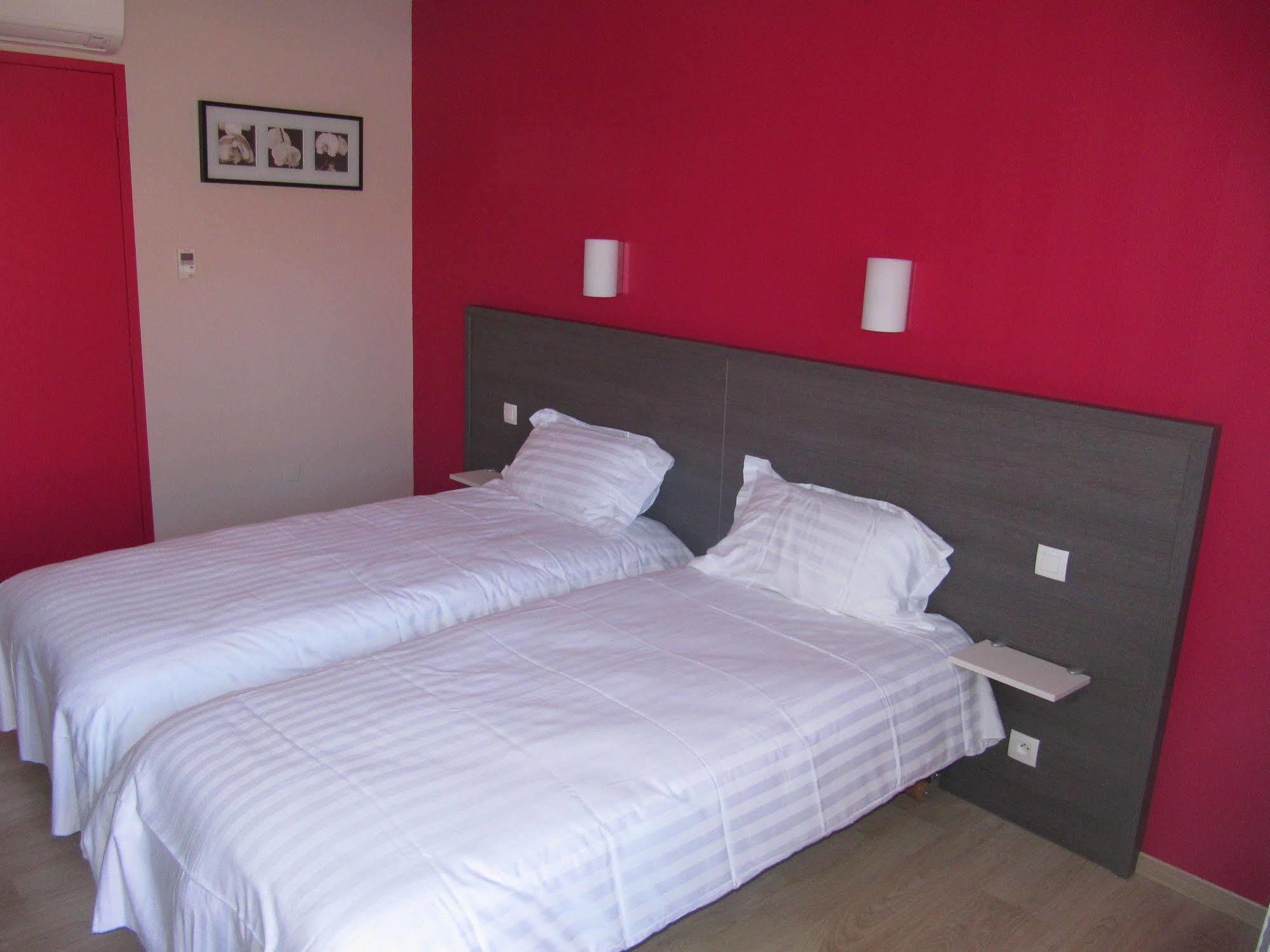 Hotel Cantal Cottages Saint-Georges  エクステリア 写真