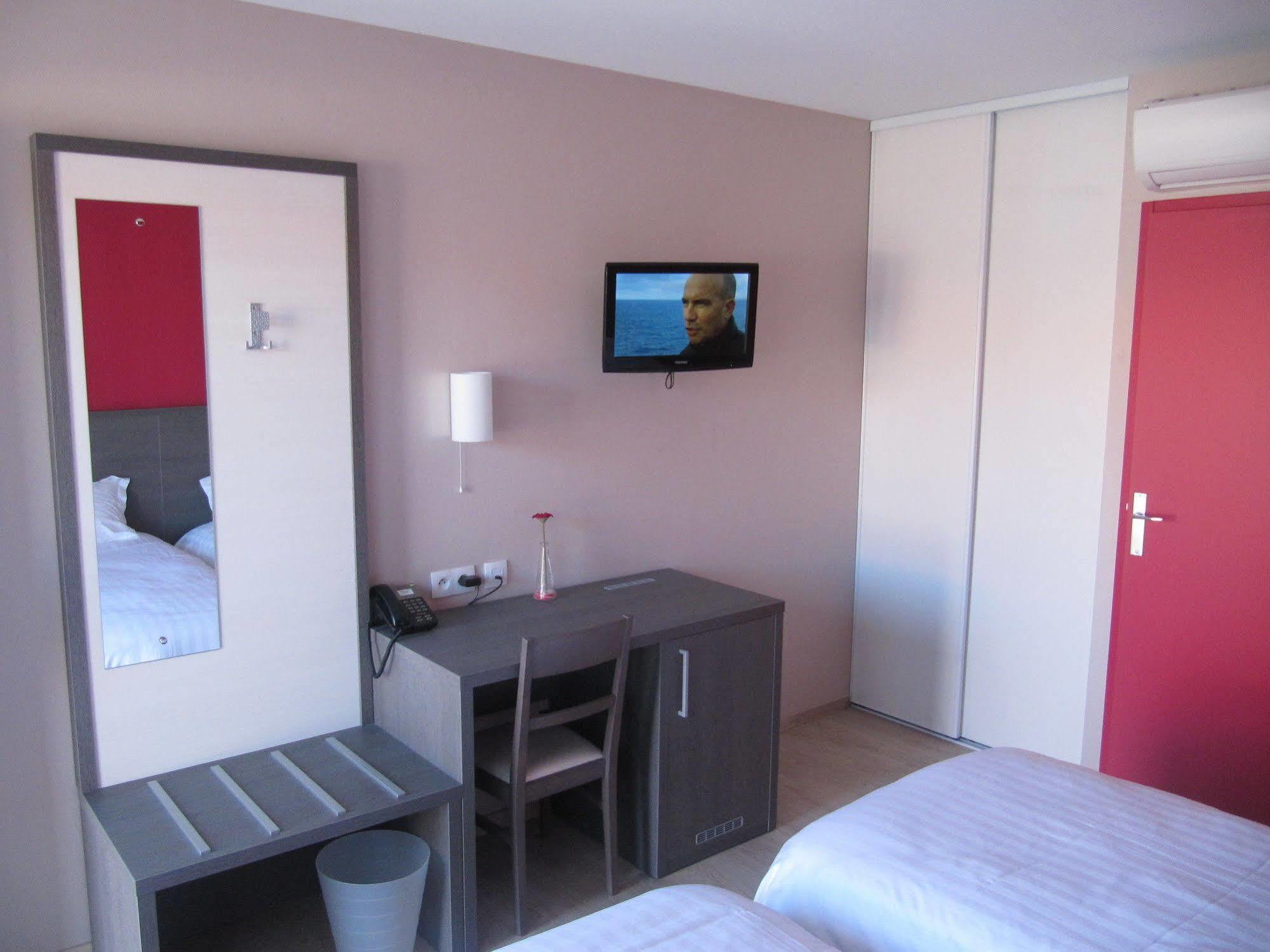 Hotel Cantal Cottages Saint-Georges  エクステリア 写真